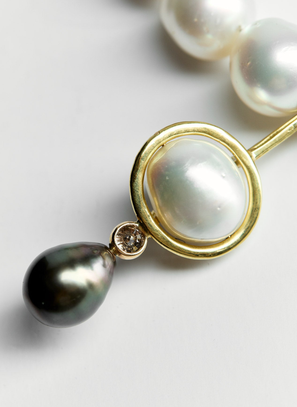 White South Sea Pearl Necklace, 18k gold